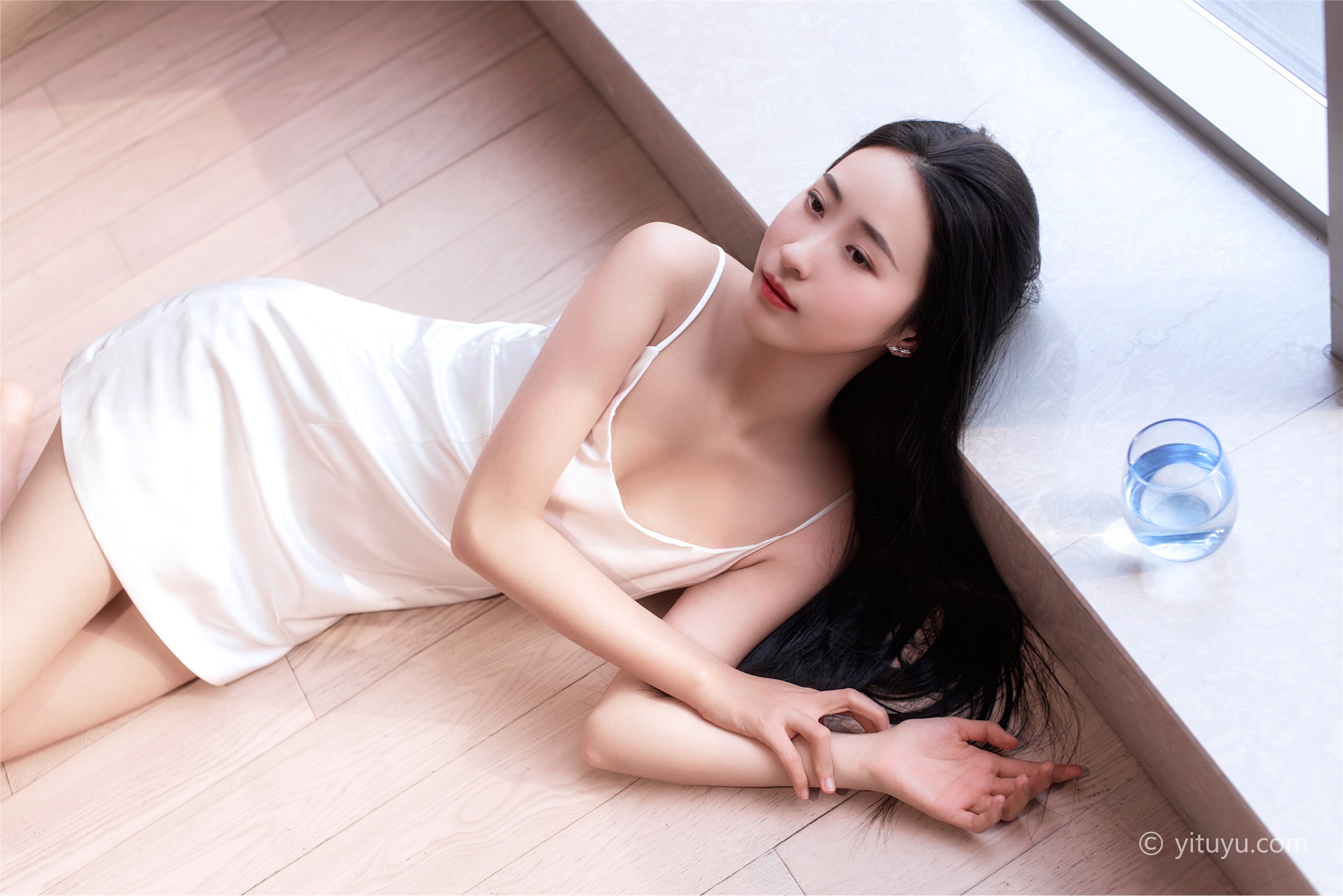 YITUYU艺图语 2021.08.16 分手前 颖儿